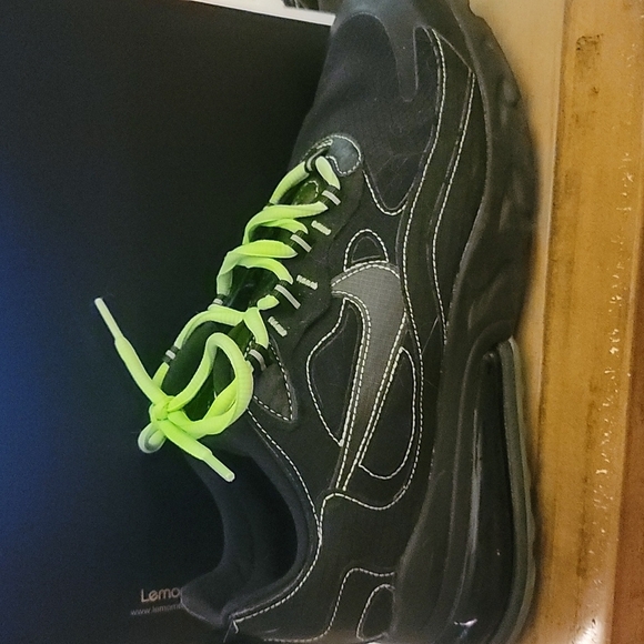 Men's Nike Air 270 React - Picture 2 of 7